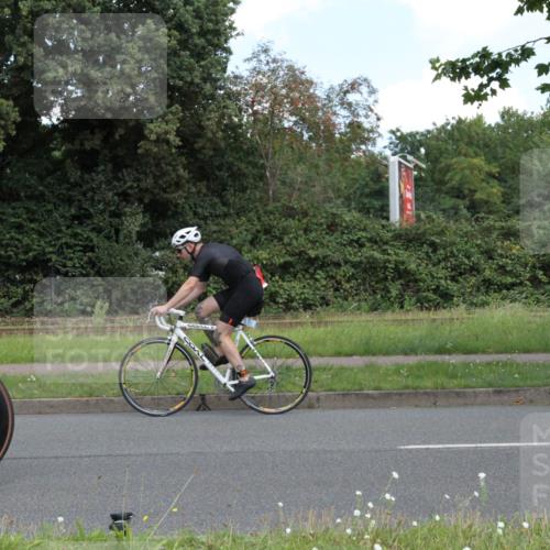 10.08.2025 - GEWOBA Citytriathlon Bremen Yannick Fuchs http://msf.ph/oto/8568319 10.08.2025 12:56:36 Radfahren 555, 567, 678, 706, 721, 737, 749, 772, 782, 814, 815, 831, 844 meine-sportfotos.de