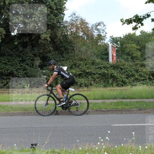 10.08.2025 - GEWOBA Citytriathlon Bremen Yannick Fuchs http://msf.ph/oto/8568327 10.08.2025 12:56:47 Radfahren 597, 672, 706, 737, 749, 755, 772, 782, 815, 830, 913, 1014 meine-sportfotos.de
