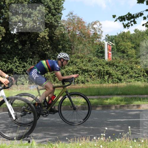 10.08.2025 - GEWOBA Citytriathlon Bremen Yannick Fuchs http://msf.ph/oto/8568493 10.08.2025 12:58:53 Radfahren 602, 705, 762, 802, 870, 885, 910, 921, 1038 meine-sportfotos.de
