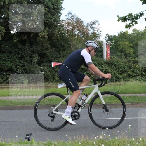 10.08.2025 - GEWOBA Citytriathlon Bremen Yannick Fuchs http://msf.ph/oto/8568516 10.08.2025 12:59:20 Radfahren 596, 606, 611, 709, 710, 846, 899, 975, 978 meine-sportfotos.de