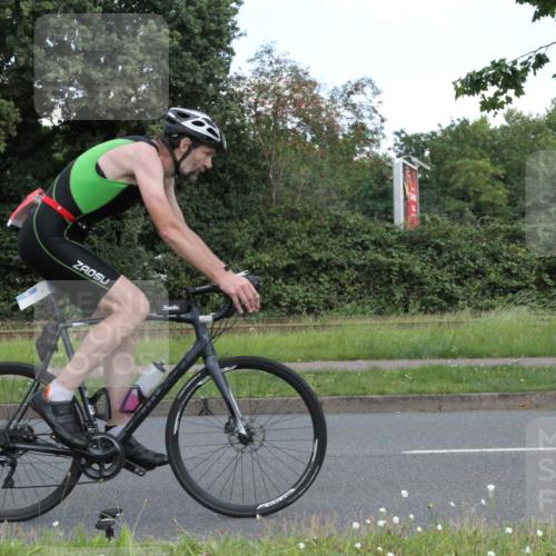 10.08.2025 - GEWOBA Citytriathlon Bremen Yannick Fuchs http://msf.ph/oto/8568520 10.08.2025 12:59:31 Radfahren 595, 606, 611, 710, 846, 899, 975, 978 meine-sportfotos.de