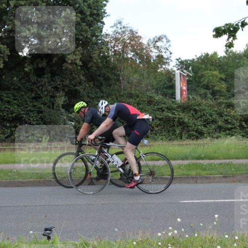 10.08.2025 - GEWOBA Citytriathlon Bremen Yannick Fuchs http://msf.ph/oto/8568527 10.08.2025 12:59:47 Radfahren 595, 614, 623, 628, 644, 698, 850, 889, 907, 934, 949, 1002 meine-sportfotos.de