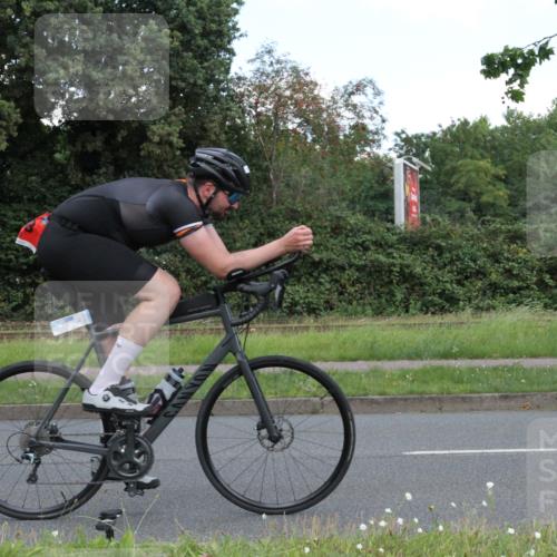 10.08.2025 - GEWOBA Citytriathlon Bremen Yannick Fuchs http://msf.ph/oto/8568531 10.08.2025 12:59:52 Radfahren 595, 614, 623, 628, 644, 698, 835, 850, 871, 889, 907, 934, 949, 1002, 1030 meine-sportfotos.de