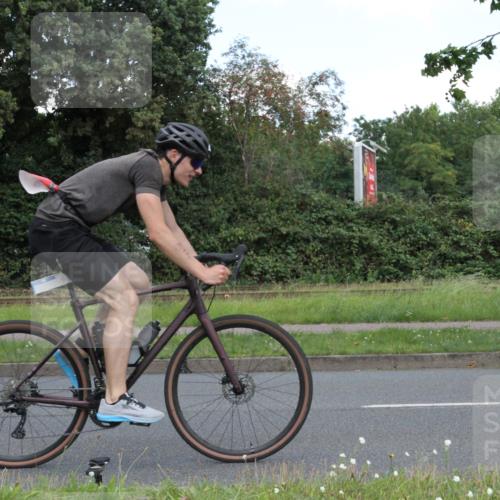 10.08.2025 - GEWOBA Citytriathlon Bremen Yannick Fuchs http://msf.ph/oto/8568534 10.08.2025 12:59:53 Radfahren 595, 614, 623, 628, 644, 698, 835, 850, 871, 889, 907, 934, 949, 1002, 1022, 1030 meine-sportfotos.de