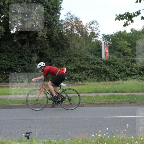 10.08.2025 - GEWOBA Citytriathlon Bremen Yannick Fuchs http://msf.ph/oto/8568540 10.08.2025 13:00:02 Radfahren 614, 623, 628, 652, 698, 803, 835, 848, 850, 871, 889, 934, 983, 1002, 1012, 1022, 1030 meine-sportfotos.de