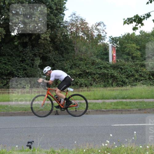 10.08.2025 - GEWOBA Citytriathlon Bremen Yannick Fuchs http://msf.ph/oto/8568542 10.08.2025 13:00:03 Radfahren 614, 623, 628, 652, 698, 803, 835, 848, 871, 889, 934, 983, 1002, 1012, 1022, 1030 meine-sportfotos.de