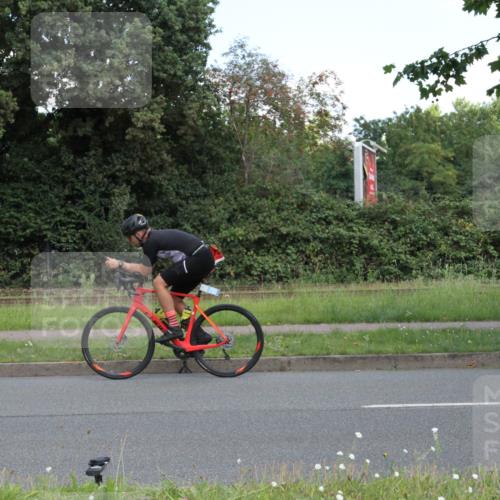 10.08.2025 - GEWOBA Citytriathlon Bremen Yannick Fuchs http://msf.ph/oto/8568585 10.08.2025 13:01:16 Radfahren 713, 829, 837, 926, 944, 1001 meine-sportfotos.de