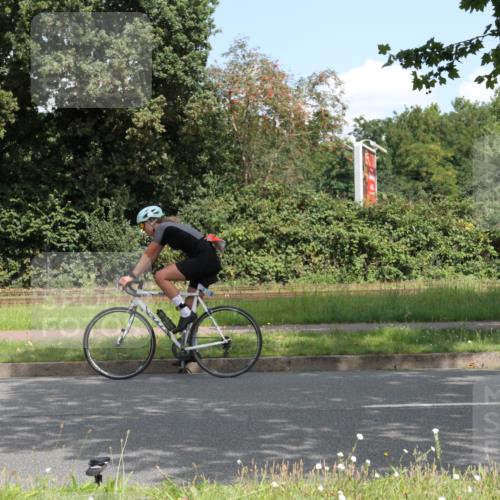 10.08.2025 - GEWOBA Citytriathlon Bremen Yannick Fuchs http://msf.ph/oto/8568622 10.08.2025 13:01:52 Radfahren 586, 703, 754, 819, 828, 842, 851, 923, 953, 964, 1011 meine-sportfotos.de