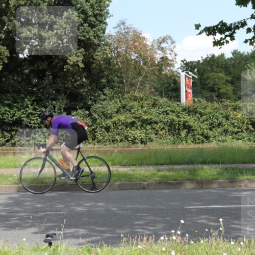10.08.2025 - GEWOBA Citytriathlon Bremen Yannick Fuchs http://msf.ph/oto/8568634 10.08.2025 13:02:23 Radfahren 607, 771 meine-sportfotos.de