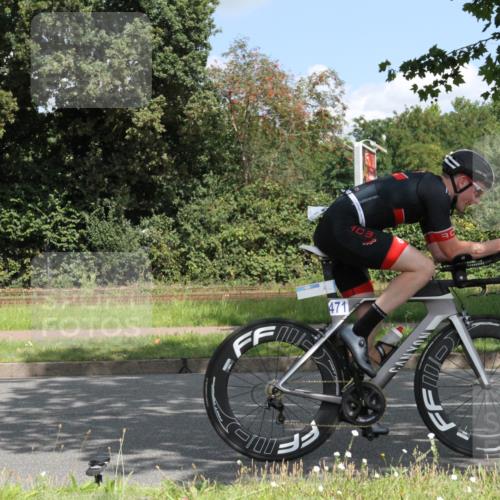 10.08.2025 - GEWOBA Citytriathlon Bremen Yannick Fuchs http://msf.ph/oto/8568680 10.08.2025 13:02:55 Radfahren 661, 668, 693, 911, 945, 1020 meine-sportfotos.de
