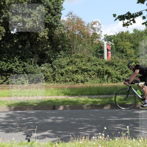 10.08.2025 - GEWOBA Citytriathlon Bremen Yannick Fuchs http://msf.ph/oto/8568693 10.08.2025 13:03:04 Radfahren 651, 668, 693, 945, 1020 meine-sportfotos.de