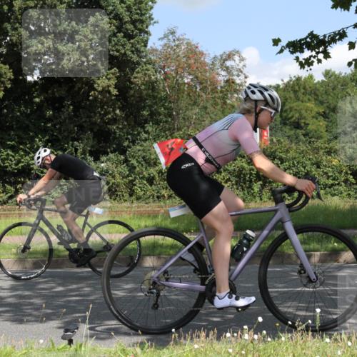 10.08.2025 - GEWOBA Citytriathlon Bremen Yannick Fuchs http://msf.ph/oto/8568726 10.08.2025 13:03:24 Radfahren 633, 651, 727, 748, 898, 925, 954 meine-sportfotos.de