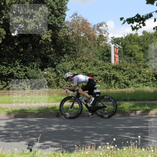 10.08.2025 - GEWOBA Citytriathlon Bremen Yannick Fuchs http://msf.ph/oto/8568727 10.08.2025 13:03:25 Radfahren 633, 651, 727, 748, 898, 925, 954 meine-sportfotos.de
