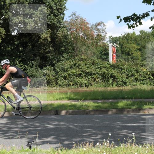 10.08.2025 - GEWOBA Citytriathlon Bremen Yannick Fuchs http://msf.ph/oto/8568735 10.08.2025 13:03:32 Radfahren 633, 727, 748, 823, 925, 954 meine-sportfotos.de