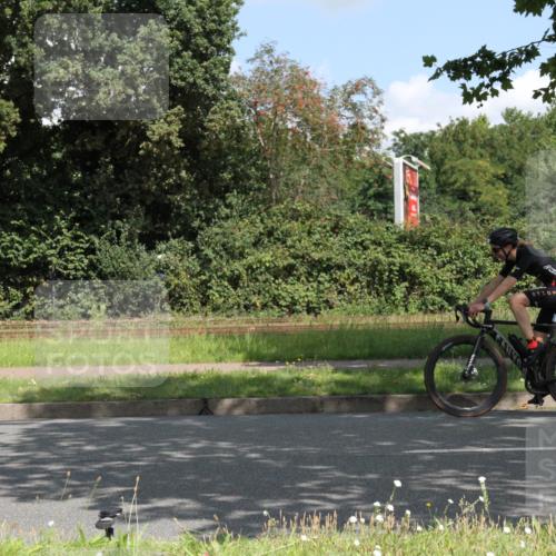 10.08.2025 - GEWOBA Citytriathlon Bremen Yannick Fuchs http://msf.ph/oto/8568777 10.08.2025 13:03:50 Radfahren 574, 676, 685, 753, 812, 823, 908, 965, 1007 meine-sportfotos.de