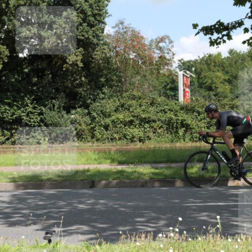 10.08.2025 - GEWOBA Citytriathlon Bremen Yannick Fuchs http://msf.ph/oto/8568796 10.08.2025 13:03:56 Radfahren 574, 576, 605, 625, 676, 685, 753, 812, 908, 965, 1007 meine-sportfotos.de
