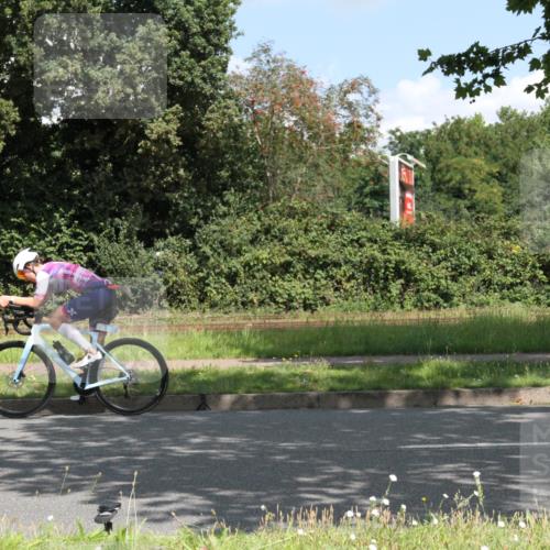 10.08.2025 - GEWOBA Citytriathlon Bremen Yannick Fuchs http://msf.ph/oto/8568808 10.08.2025 13:04:01 Radfahren 574, 576, 605, 625, 640, 676, 685, 697, 760, 786, 908, 946, 963, 965, 1007 meine-sportfotos.de