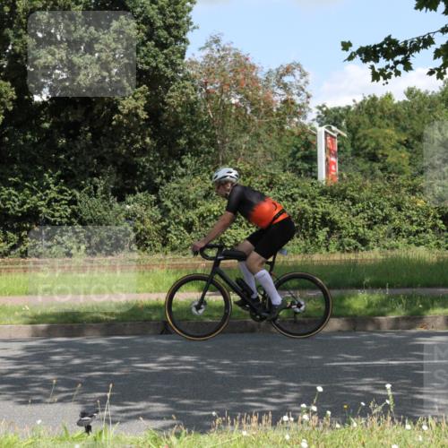 10.08.2025 - GEWOBA Citytriathlon Bremen Yannick Fuchs http://msf.ph/oto/8568874 10.08.2025 13:04:23 Radfahren 640, 674, 751, 760, 769, 799, 808, 875, 946, 960, 1013, 1036 meine-sportfotos.de