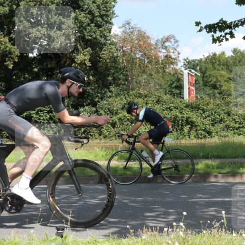 10.08.2025 - GEWOBA Citytriathlon Bremen Yannick Fuchs http://msf.ph/oto/8568933 10.08.2025 13:05:00 Radfahren 590, 629, 645, 745, 884, 929, 930, 951, 1010 meine-sportfotos.de