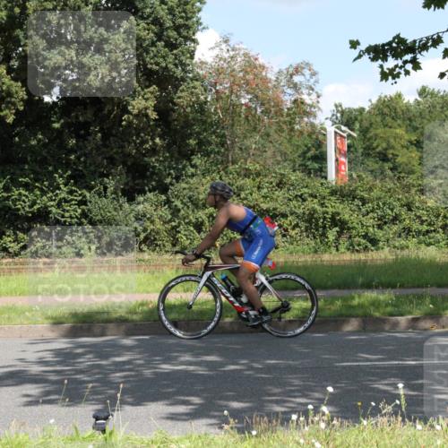 10.08.2025 - GEWOBA Citytriathlon Bremen Yannick Fuchs http://msf.ph/oto/8568958 10.08.2025 13:05:35 Radfahren 615, 627, 641, 659, 746, 809, 876, 897, 943 meine-sportfotos.de