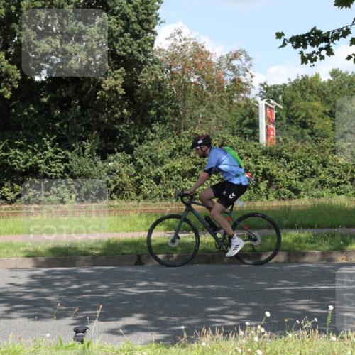 10.08.2025 - GEWOBA Citytriathlon Bremen Yannick Fuchs http://msf.ph/oto/8568974 10.08.2025 13:05:48 Radfahren 573, 615, 616, 627, 630, 746, 767, 793, 809, 857, 876, 897, 981 meine-sportfotos.de