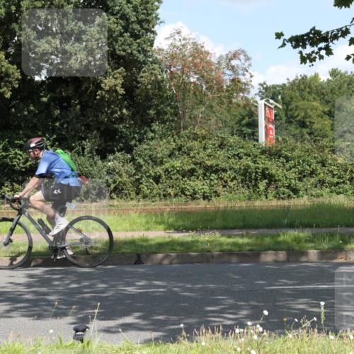 10.08.2025 - GEWOBA Citytriathlon Bremen Yannick Fuchs http://msf.ph/oto/8568975 10.08.2025 13:05:49 Radfahren 573, 615, 616, 627, 630, 746, 767, 793, 809, 857, 897, 981 meine-sportfotos.de