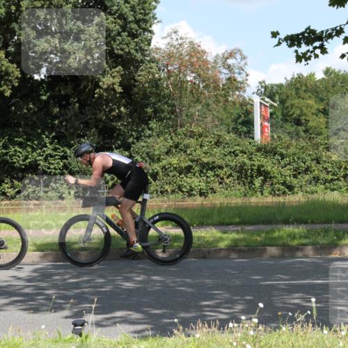 10.08.2025 - GEWOBA Citytriathlon Bremen Yannick Fuchs http://msf.ph/oto/8568981 10.08.2025 13:05:56 Radfahren 573, 616, 630, 767, 793, 857, 918, 948, 981 meine-sportfotos.de