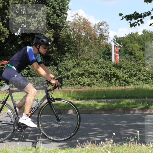 10.08.2025 - GEWOBA Citytriathlon Bremen Yannick Fuchs http://msf.ph/oto/8568982 10.08.2025 13:05:57 Radfahren 573, 616, 630, 767, 793, 857, 918, 948, 962, 981 meine-sportfotos.de