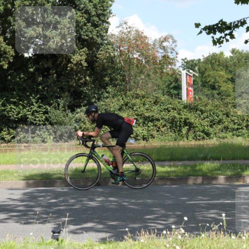 10.08.2025 - GEWOBA Citytriathlon Bremen Yannick Fuchs http://msf.ph/oto/8568987 10.08.2025 13:06:02 Radfahren 573, 616, 630, 682, 741, 767, 793, 857, 918, 948, 962, 981 meine-sportfotos.de