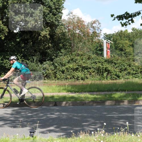 10.08.2025 - GEWOBA Citytriathlon Bremen Yannick Fuchs http://msf.ph/oto/8568990 10.08.2025 13:06:05 Radfahren 573, 630, 682, 741, 767, 793, 918, 948, 962, 981 meine-sportfotos.de