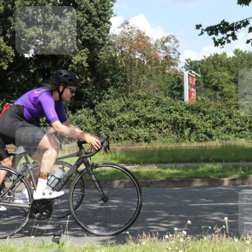 10.08.2025 - GEWOBA Citytriathlon Bremen Yannick Fuchs http://msf.ph/oto/8568993 10.08.2025 13:06:09 Radfahren 573, 630, 682, 741, 767, 918, 948, 962 meine-sportfotos.de