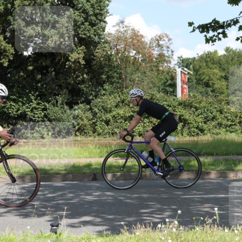 10.08.2025 - GEWOBA Citytriathlon Bremen Yannick Fuchs http://msf.ph/oto/8568995 10.08.2025 13:06:12 Radfahren 682, 741, 918, 948, 962, 1026 meine-sportfotos.de