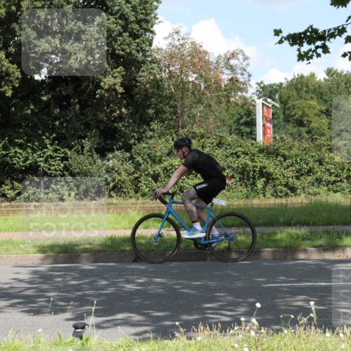 10.08.2025 - GEWOBA Citytriathlon Bremen Yannick Fuchs http://msf.ph/oto/8569004 10.08.2025 13:06:25 Radfahren 621, 655, 682, 788, 840, 856, 927, 1026 meine-sportfotos.de