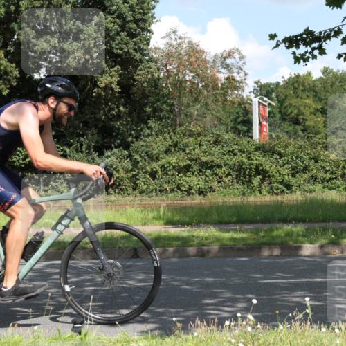 10.08.2025 - GEWOBA Citytriathlon Bremen Yannick Fuchs http://msf.ph/oto/8569019 10.08.2025 13:06:44 Radfahren 638, 679, 699, 732, 788, 867, 914, 927 meine-sportfotos.de