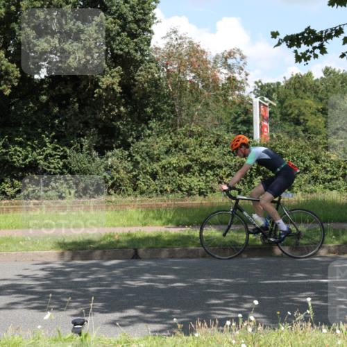 10.08.2025 - GEWOBA Citytriathlon Bremen Yannick Fuchs http://msf.ph/oto/8569030 10.08.2025 13:06:55 Radfahren 638, 679, 699, 867, 914 meine-sportfotos.de