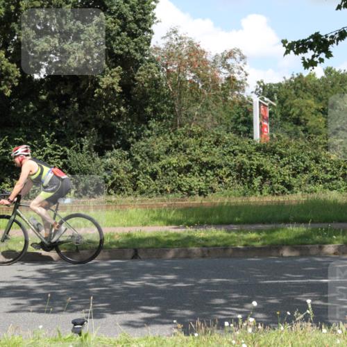 10.08.2025 - GEWOBA Citytriathlon Bremen Yannick Fuchs http://msf.ph/oto/8569058 10.08.2025 13:07:25 Radfahren 648, 656, 717, 806, 820, 873, 888, 903, 950, 959 meine-sportfotos.de