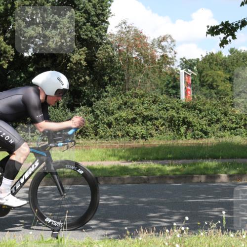 10.08.2025 - GEWOBA Citytriathlon Bremen Yannick Fuchs http://msf.ph/oto/8569092 10.08.2025 13:08:00 Radfahren 578, 626, 643, 666, 687, 689, 774, 792, 838, 852, 941 meine-sportfotos.de