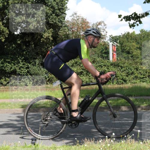 10.08.2025 - GEWOBA Citytriathlon Bremen Yannick Fuchs http://msf.ph/oto/8569118 10.08.2025 13:08:34 Radfahren 551, 552, 692, 702, 768, 824, 836, 855, 859, 968, 980, 1016 meine-sportfotos.de