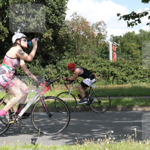 10.08.2025 - GEWOBA Citytriathlon Bremen Yannick Fuchs http://msf.ph/oto/8569153 10.08.2025 13:09:43 Radfahren 681, 770, 942 meine-sportfotos.de