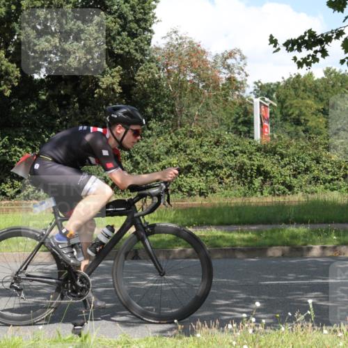 10.08.2025 - GEWOBA Citytriathlon Bremen Yannick Fuchs http://msf.ph/oto/8569163 10.08.2025 13:10:16 Radfahren 642, 752, 763, 776, 919, 922, 947, 1037 meine-sportfotos.de