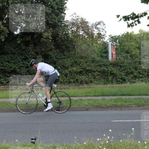 10.08.2025 - GEWOBA Citytriathlon Bremen Yannick Fuchs http://msf.ph/oto/8569223 10.08.2025 13:12:26 Radfahren 789, 924 meine-sportfotos.de