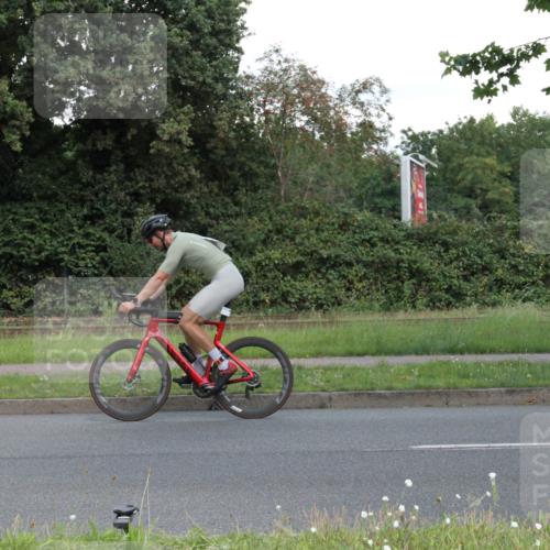 10.08.2025 - GEWOBA Citytriathlon Bremen Yannick Fuchs http://msf.ph/oto/8569244 10.08.2025 13:13:20 Radfahren 905, 1029, 1039 meine-sportfotos.de
