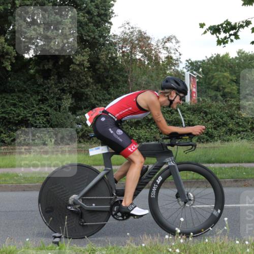 10.08.2025 - GEWOBA Citytriathlon Bremen Yannick Fuchs http://msf.ph/oto/8569277 10.08.2025 13:15:05 Radfahren 765, 826, 913 meine-sportfotos.de