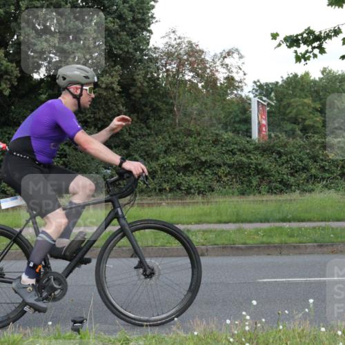 10.08.2025 - GEWOBA Citytriathlon Bremen Yannick Fuchs http://msf.ph/oto/8569288 10.08.2025 13:15:28 Radfahren 636, 736, 749, 758, 940, 969, 1025 meine-sportfotos.de