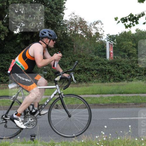10.08.2025 - GEWOBA Citytriathlon Bremen Yannick Fuchs http://msf.ph/oto/8569290 10.08.2025 13:15:30 Radfahren 636, 736, 749, 758, 843, 940, 969, 1025 meine-sportfotos.de