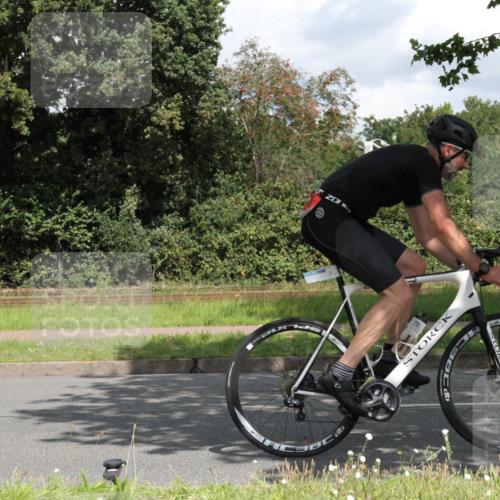 10.08.2025 - GEWOBA Citytriathlon Bremen Yannick Fuchs http://msf.ph/oto/8569322 10.08.2025 13:17:04 Radfahren 602, 720, 802, 870, 921 meine-sportfotos.de
