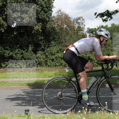 10.08.2025 - GEWOBA Citytriathlon Bremen Yannick Fuchs http://msf.ph/oto/8569325 10.08.2025 13:17:20 Radfahren 602, 720, 910, 921, 1018 meine-sportfotos.de