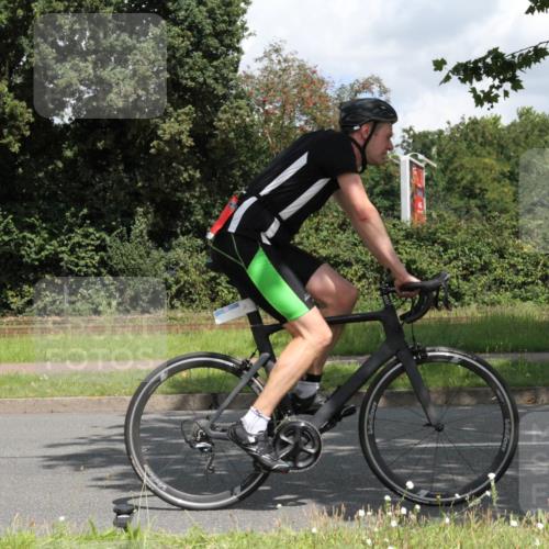 10.08.2025 - GEWOBA Citytriathlon Bremen Yannick Fuchs http://msf.ph/oto/8569329 10.08.2025 13:17:38 Radfahren 567, 825, 853, 1018 meine-sportfotos.de