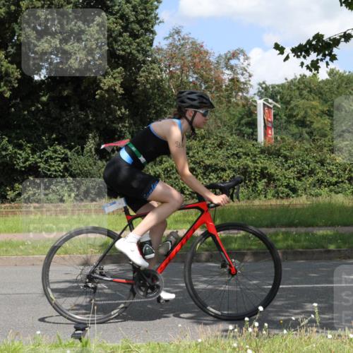 10.08.2025 - GEWOBA Citytriathlon Bremen Yannick Fuchs http://msf.ph/oto/8569372 10.08.2025 13:23:53 Radfahren 930, 965, 972 meine-sportfotos.de