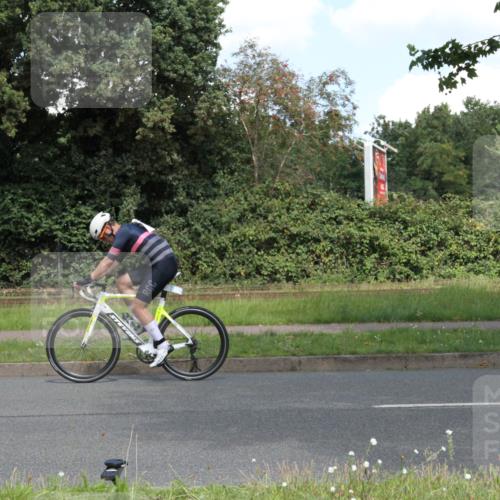 10.08.2025 - GEWOBA Citytriathlon Bremen Yannick Fuchs http://msf.ph/oto/8569413 10.08.2025 13:28:38 Radfahren  meine-sportfotos.de